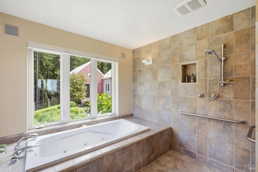 2045 Muniz Ranch Road Jenner, CA 95450