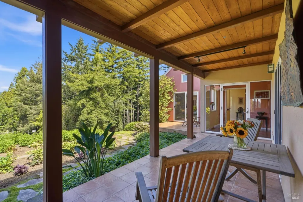 2045 Muniz Ranch Road Jenner, CA 95450