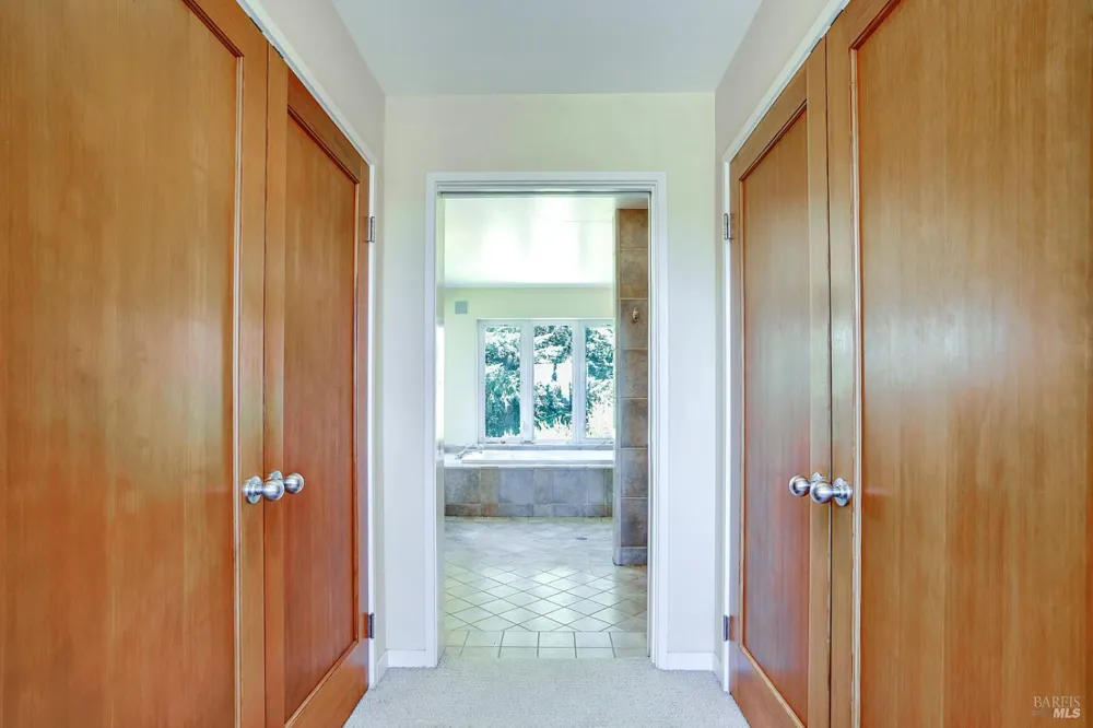 2045 Muniz Ranch Road Jenner, CA 95450