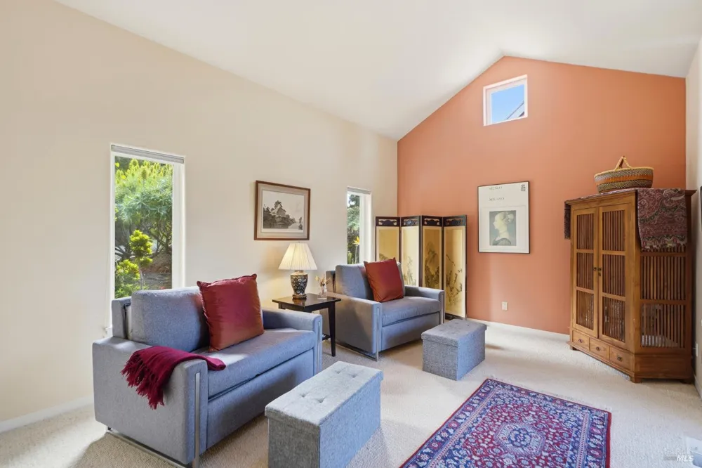 2045 Muniz Ranch Road Jenner, CA 95450