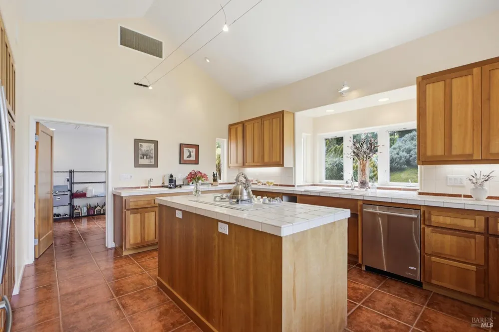 2045 Muniz Ranch Road Jenner, CA 95450