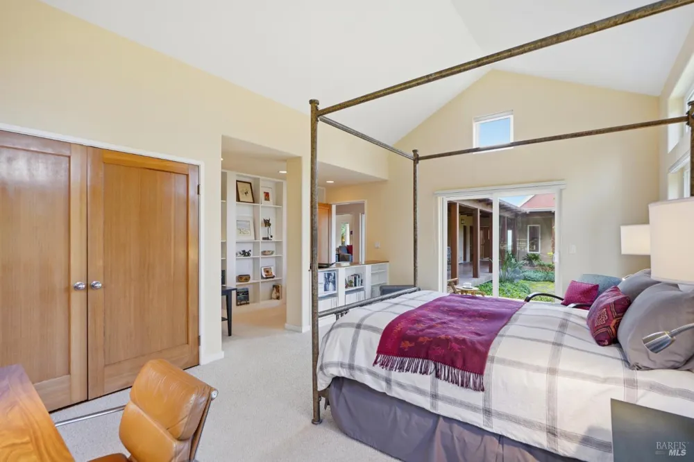 2045 Muniz Ranch Road Jenner, CA 95450
