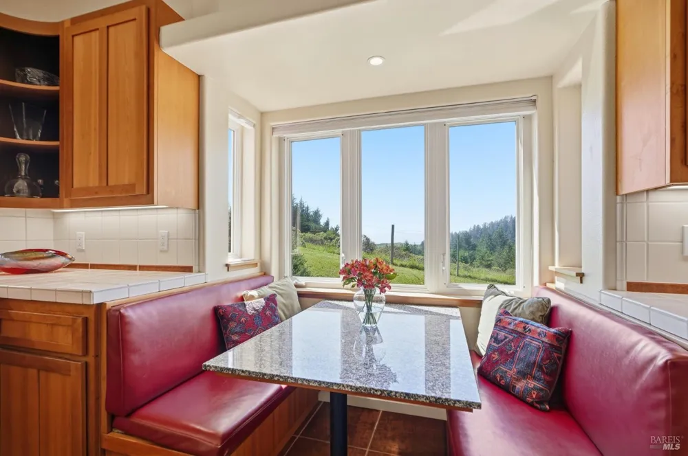 2045 Muniz Ranch Road Jenner, CA 95450