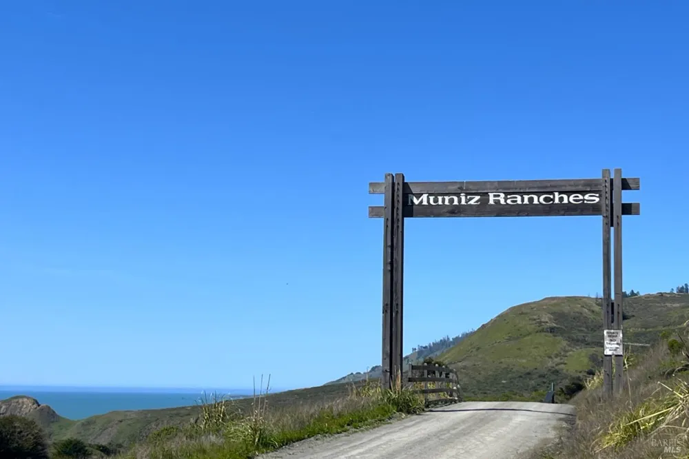 2045 Muniz Ranch Road Jenner, CA 95450