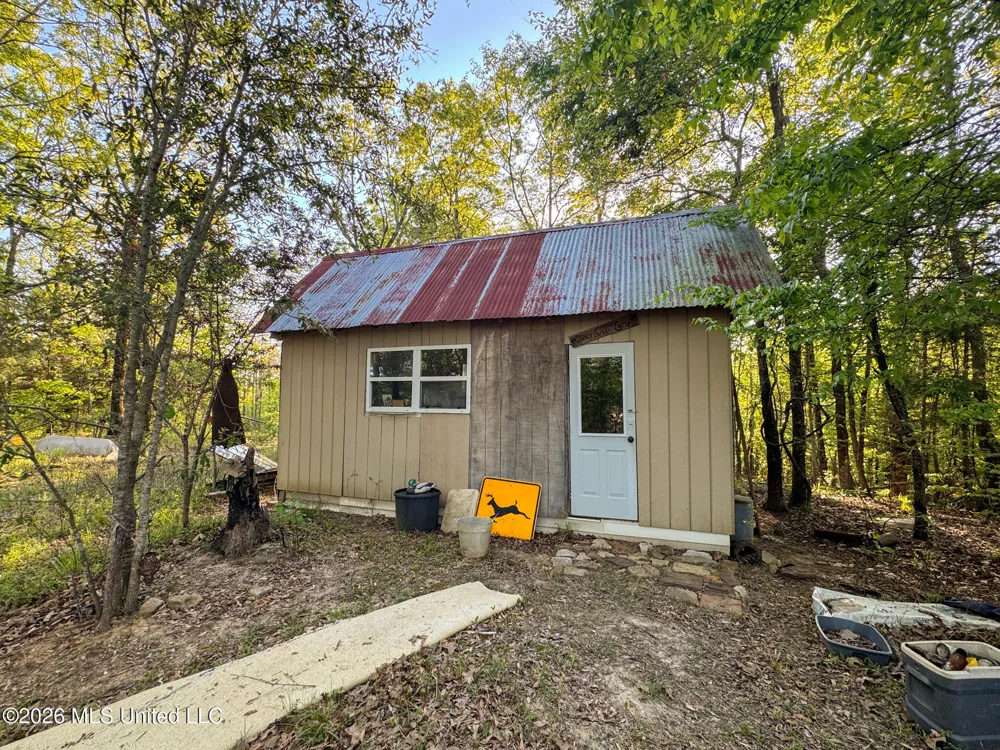 Dees Rd. Road Enid, MS 38927