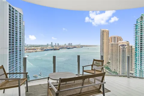 300 Biscayne Boulevard Way #2601E