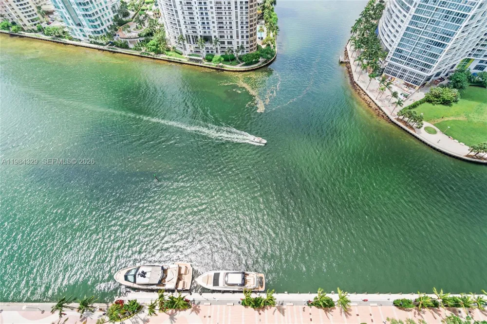 300 Biscayne Boulevard Way #2601E Miami, FL 33131