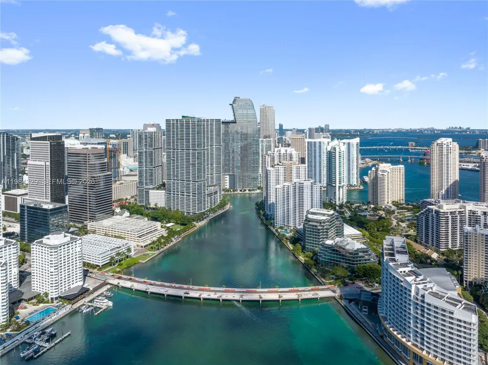 300 Biscayne Boulevard Way #2601E Miami, FL 33131