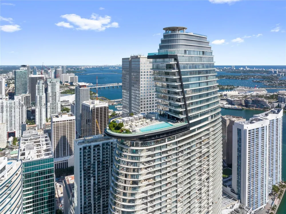 300 Biscayne Boulevard Way #2601E Miami, FL 33131