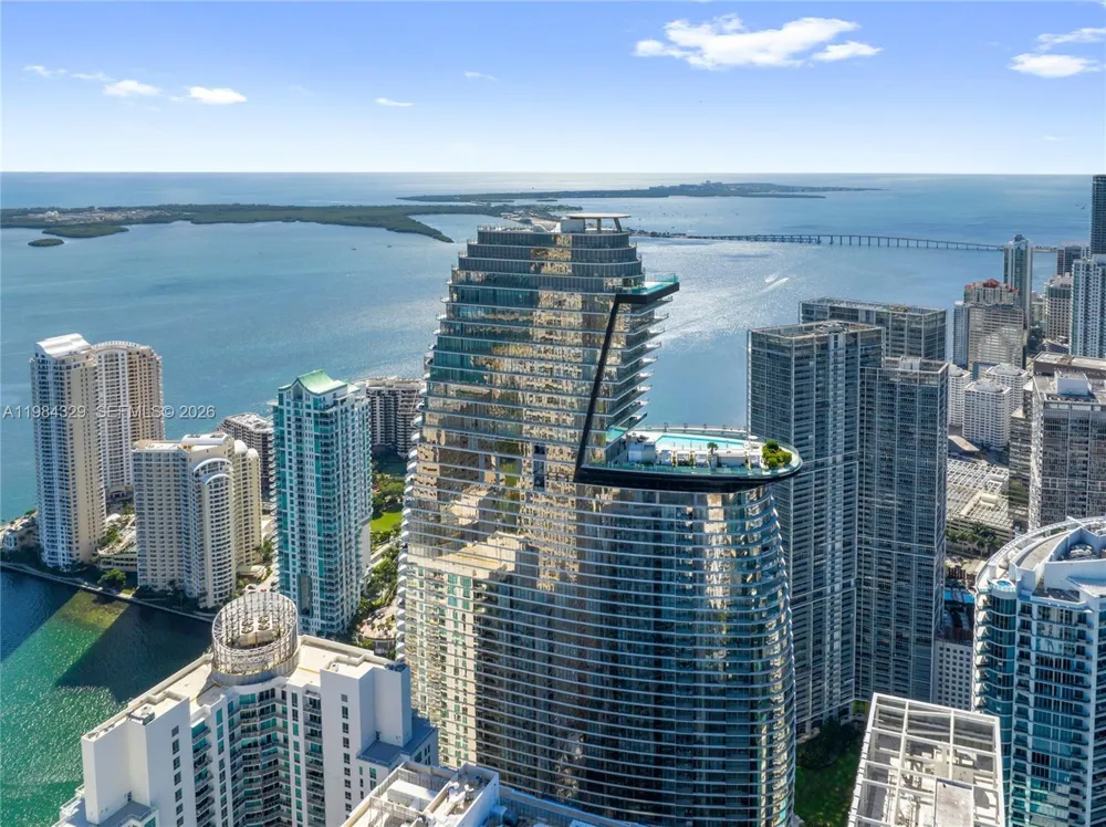 300 Biscayne Boulevard Way #2601E Miami, FL 33131