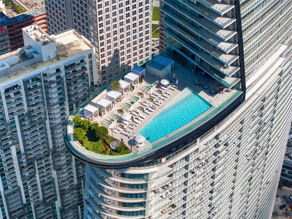 300 Biscayne Boulevard Way #2601E Miami, FL 33131