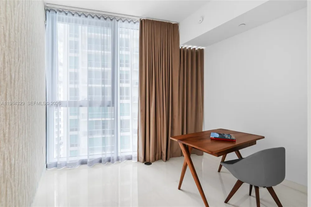 300 Biscayne Boulevard Way #2601E Miami, FL 33131