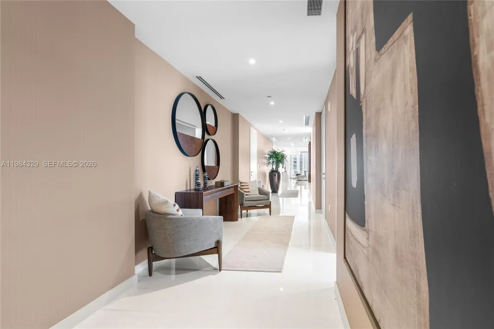 300 Biscayne Boulevard Way #2601E Miami, FL 33131