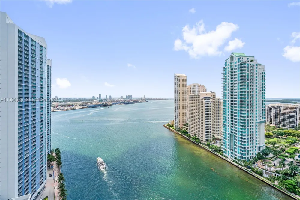 300 Biscayne Boulevard Way #2601E Miami, FL 33131
