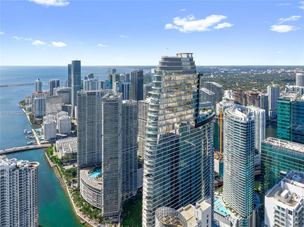 300 Biscayne Boulevard Way #2601E Miami, FL 33131