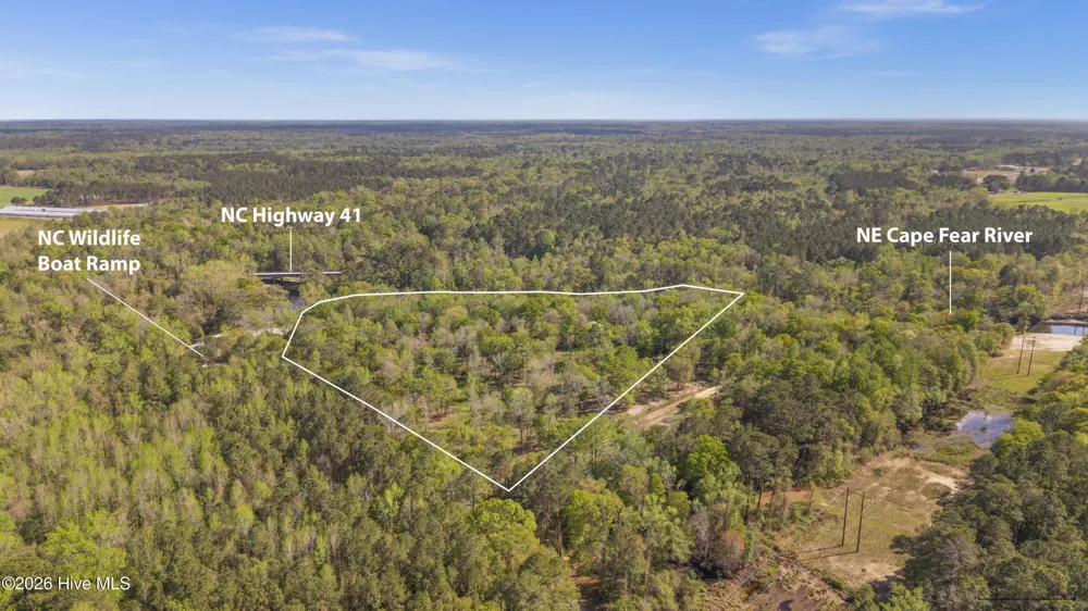 196 Quiet Water Drive Chinquapin, NC 28521