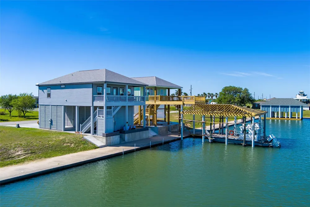 2005 Nelson Street Port Bolivar, TX 77650