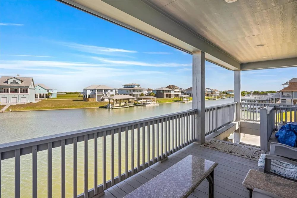 2005 Nelson Street Port Bolivar, TX 77650