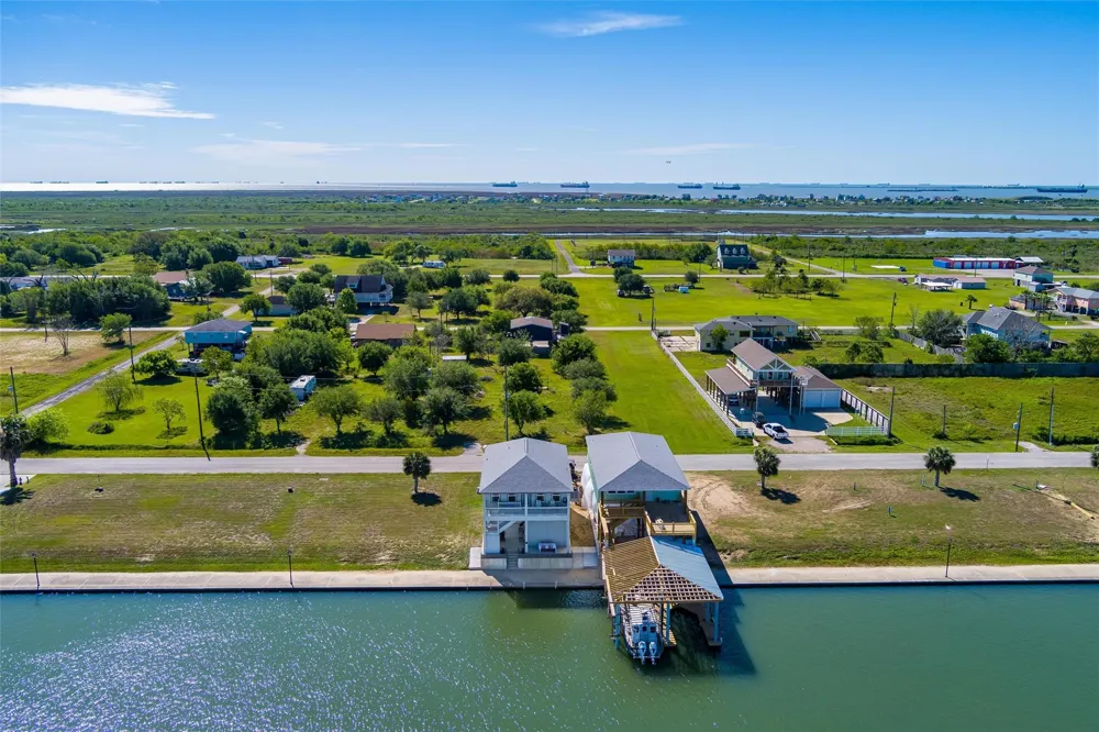 2005 Nelson Street Port Bolivar, TX 77650