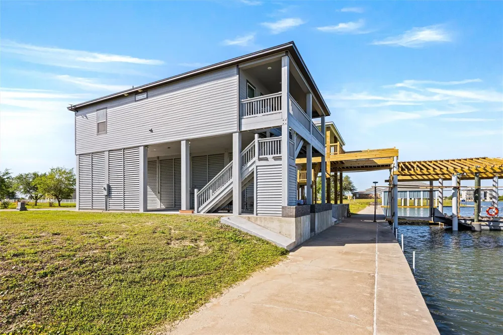 2005 Nelson Street Port Bolivar, TX 77650