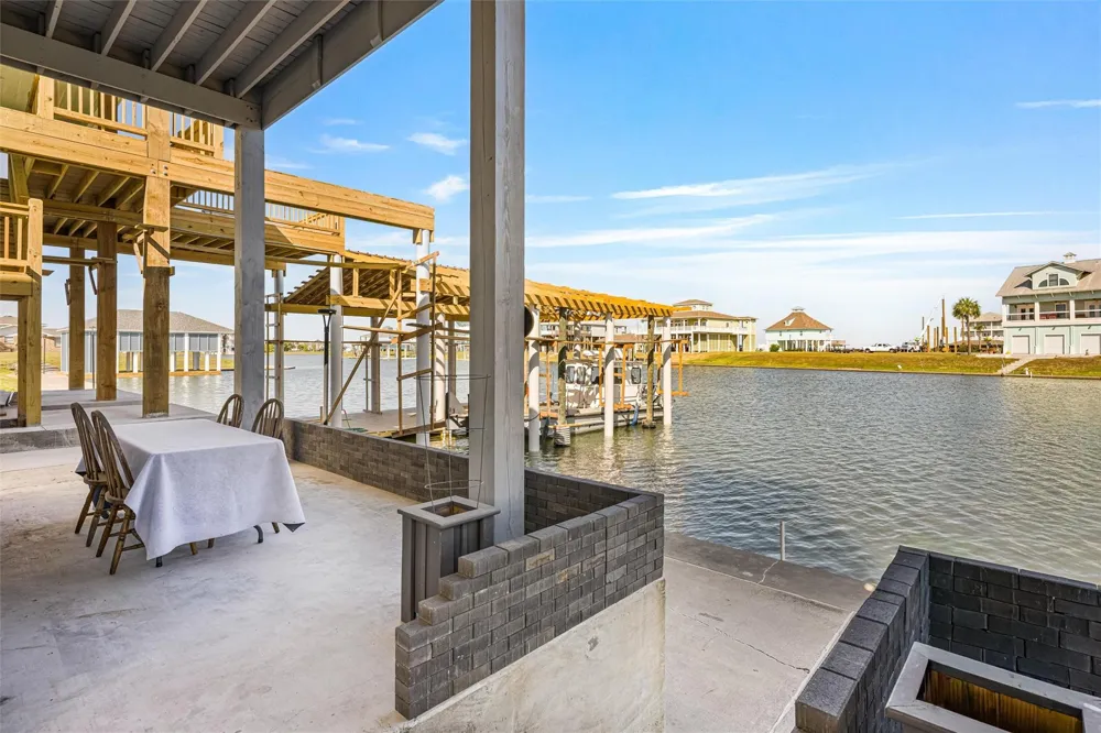 2005 Nelson Street Port Bolivar, TX 77650