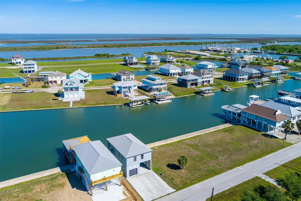 2005 Nelson Street Port Bolivar, TX 77650