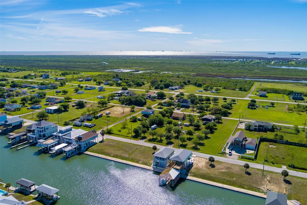 2005 Nelson Street Port Bolivar, TX 77650