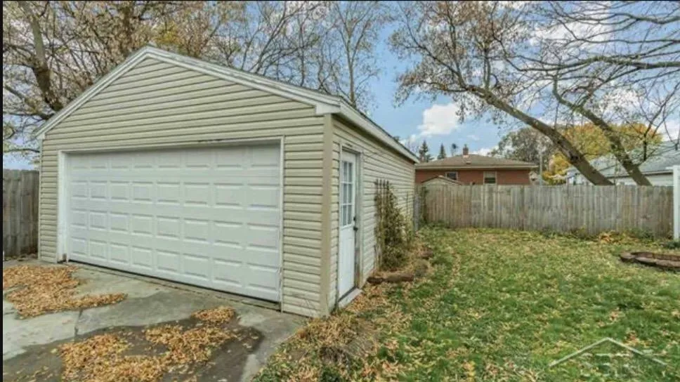 1306 Leng Street Bay City City, MI 48706