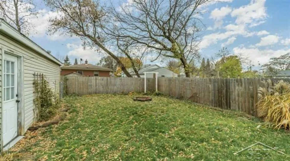 1306 Leng Street Bay City City, MI 48706
