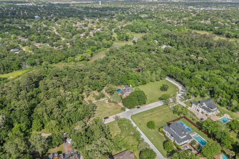 508 Independence Drive Friendswood, TX 77546