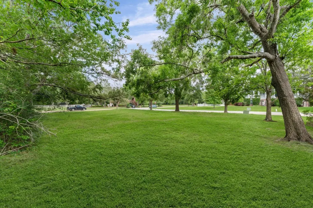 508 Independence Drive Friendswood, TX 77546