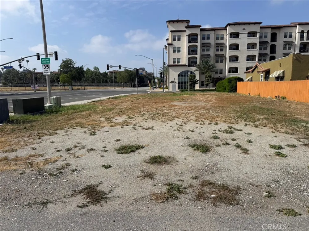 3071 Market Riverside, CA 92501