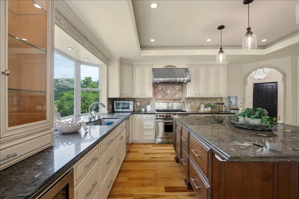 17555 Manzanita Drive Morgan Hill, CA 95037