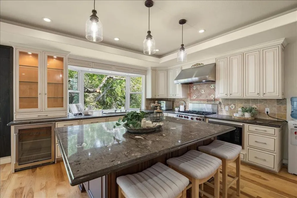 17555 Manzanita Drive Morgan Hill, CA 95037