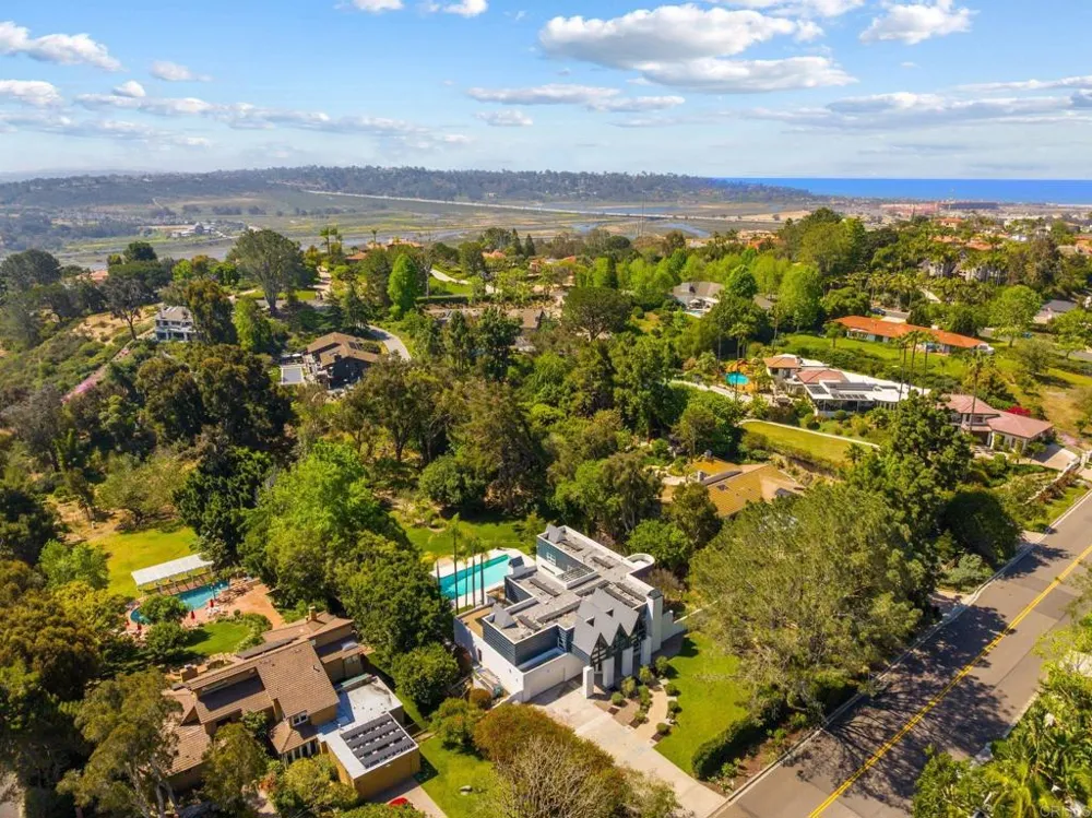 4557 Vista De La Tierra Del Mar, CA 92014