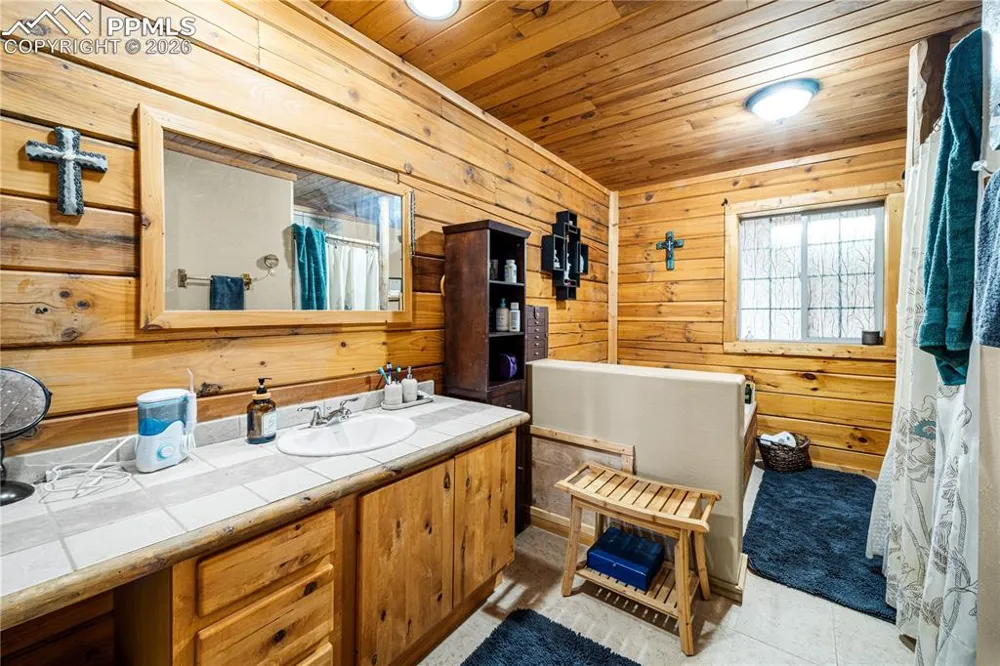 536 Chris Crossover Canon City, CO 81212