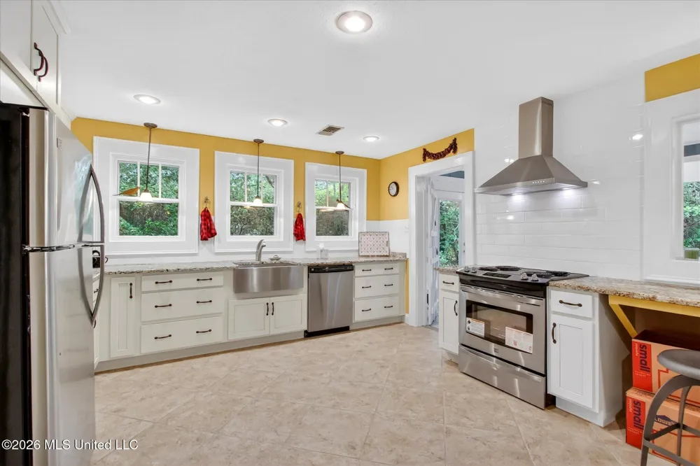 7061 Bayou Talla Lane Kiln, MS 39556