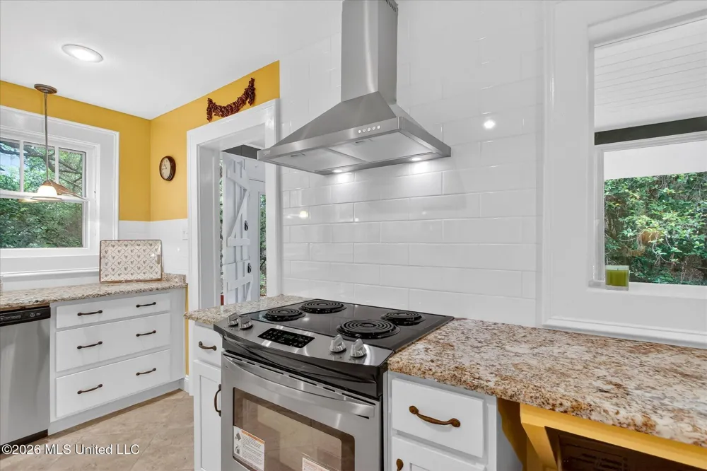 7061 Bayou Talla Lane Kiln, MS 39556