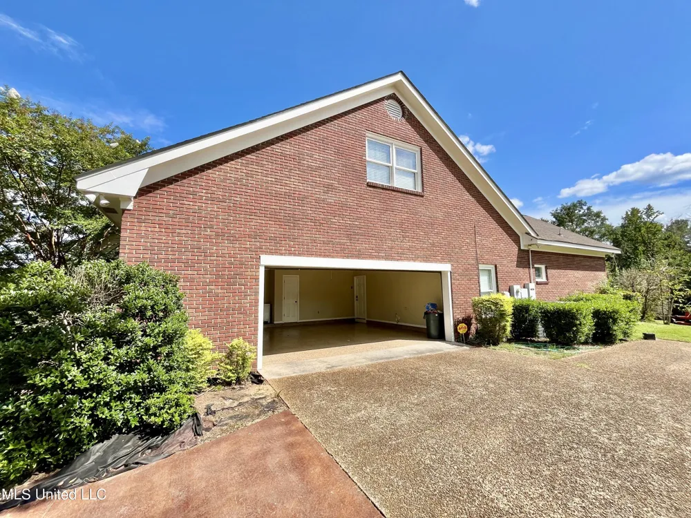 13 Canebrake Drive Crystal Springs, MS 39059