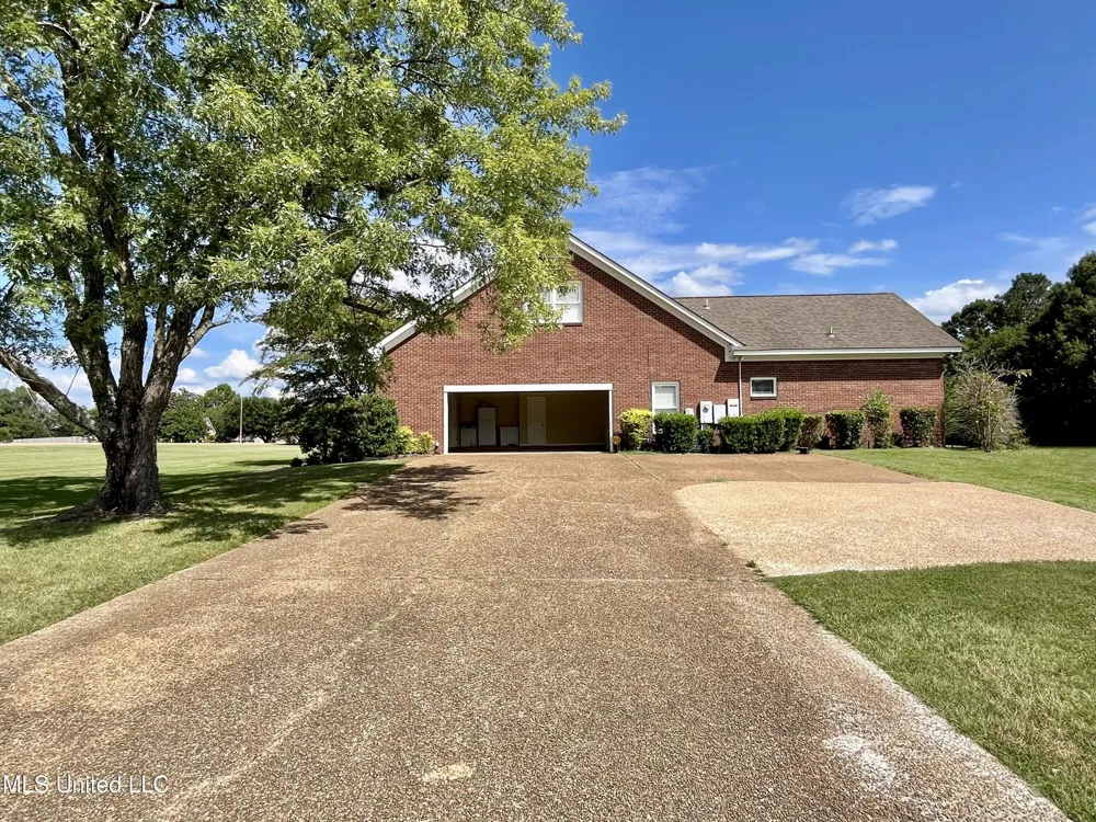 13 Canebrake Drive Crystal Springs, MS 39059