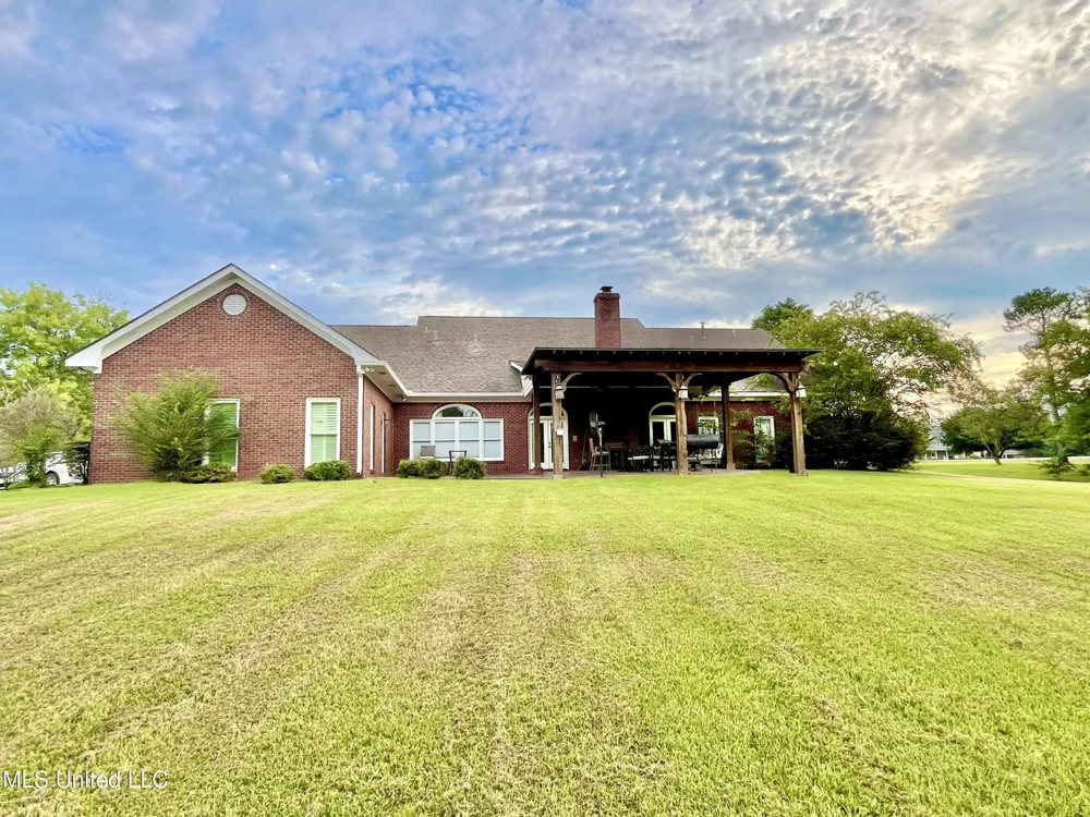 13 Canebrake Drive Crystal Springs, MS 39059