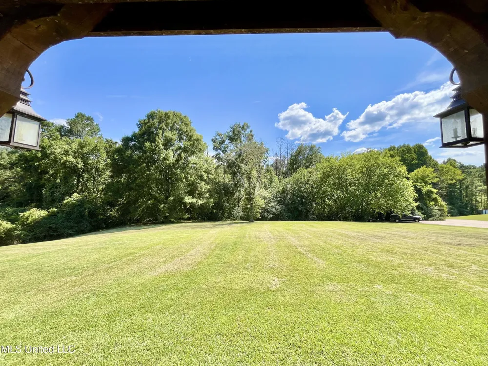 13 Canebrake Drive Crystal Springs, MS 39059