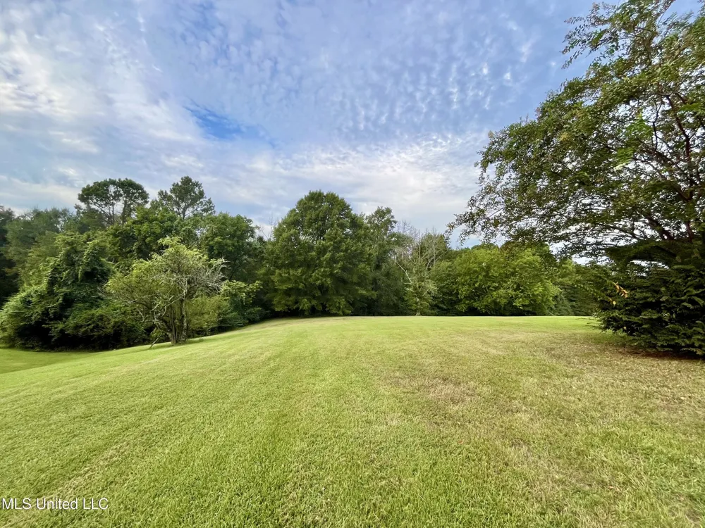 13 Canebrake Drive Crystal Springs, MS 39059