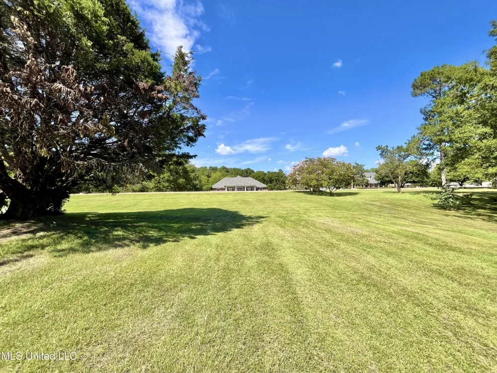 13 Canebrake Drive Crystal Springs, MS 39059