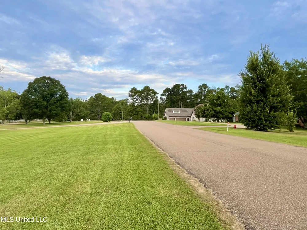 13 Canebrake Drive Crystal Springs, MS 39059