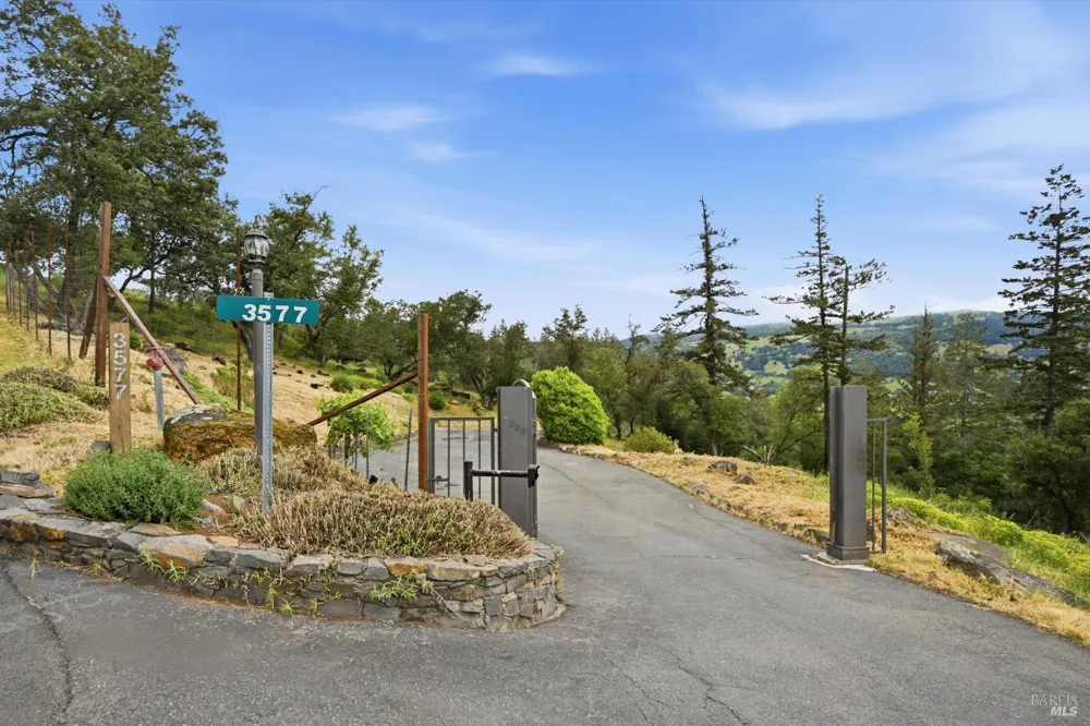 3577 Deer Trail Road Santa Rosa, CA 95404