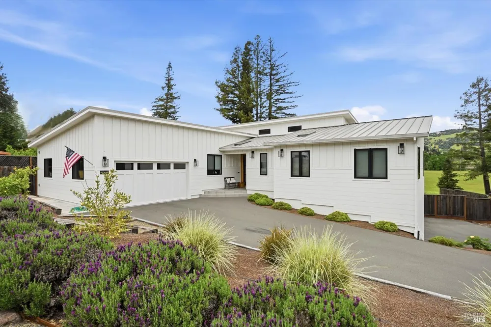 3577 Deer Trail Road Santa Rosa, CA 95404