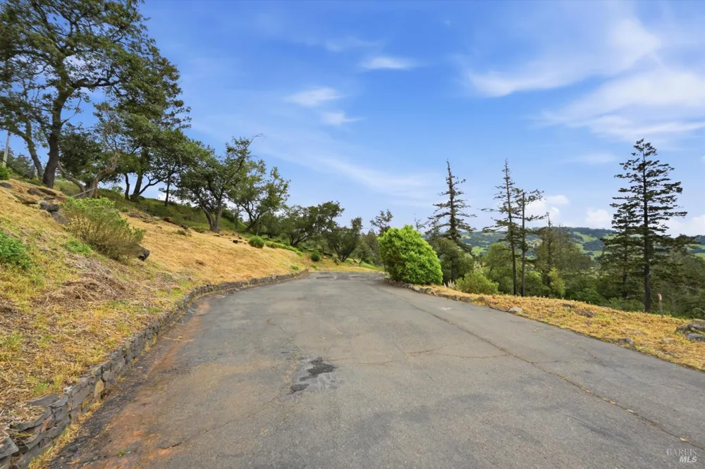 3577 Deer Trail Road Santa Rosa, CA 95404