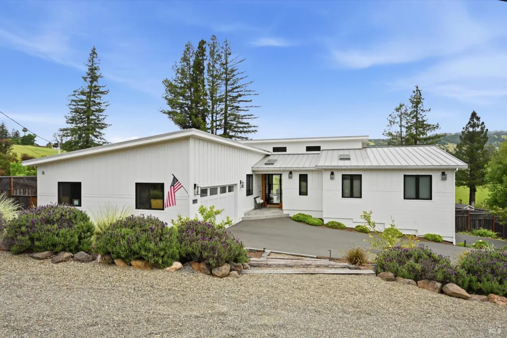 3577 Deer Trail Road Santa Rosa, CA 95404