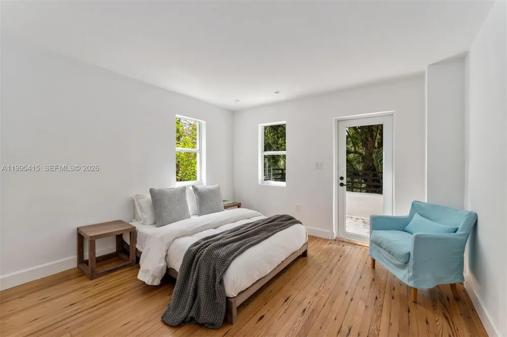 5812 Alton Rd Miami Beach, FL 33140